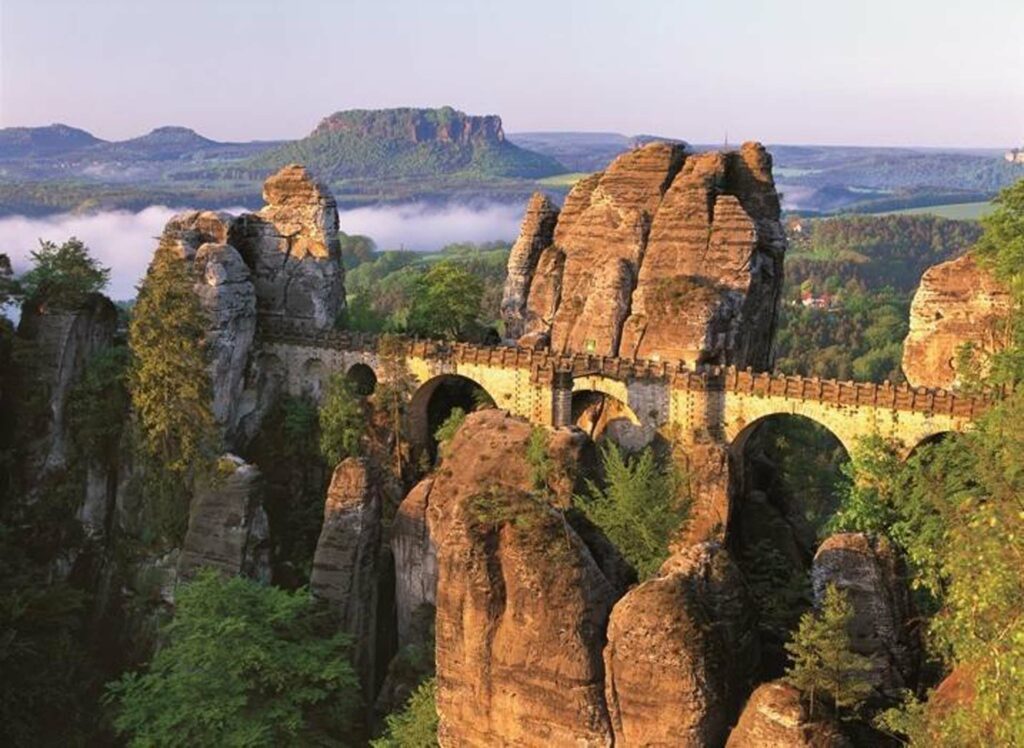 Skalní most Bastei v Saském Švýcarsku